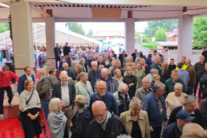 Indslag - Godt 1.000 var med til indvielsen af Ølgods nye Kulturhus